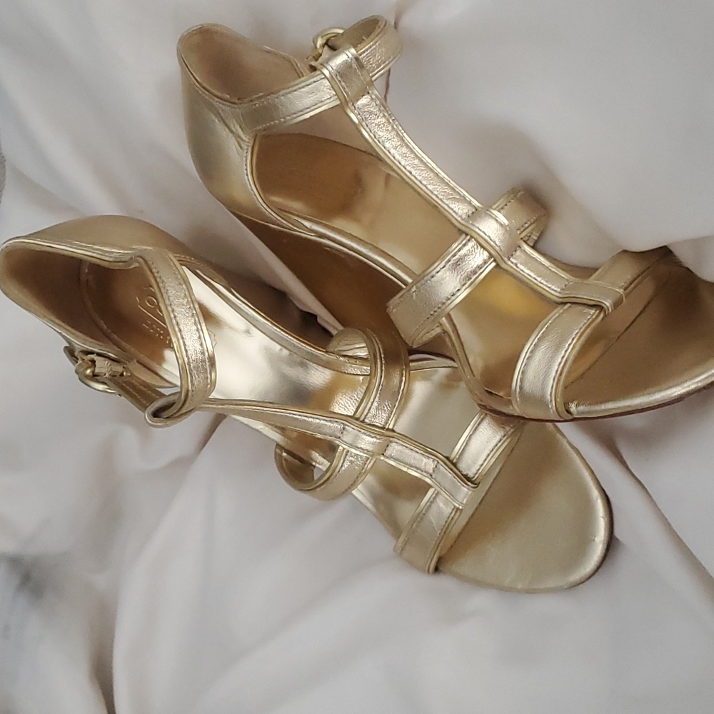 Coach Gold Trixy Sz 7.5 Wedges